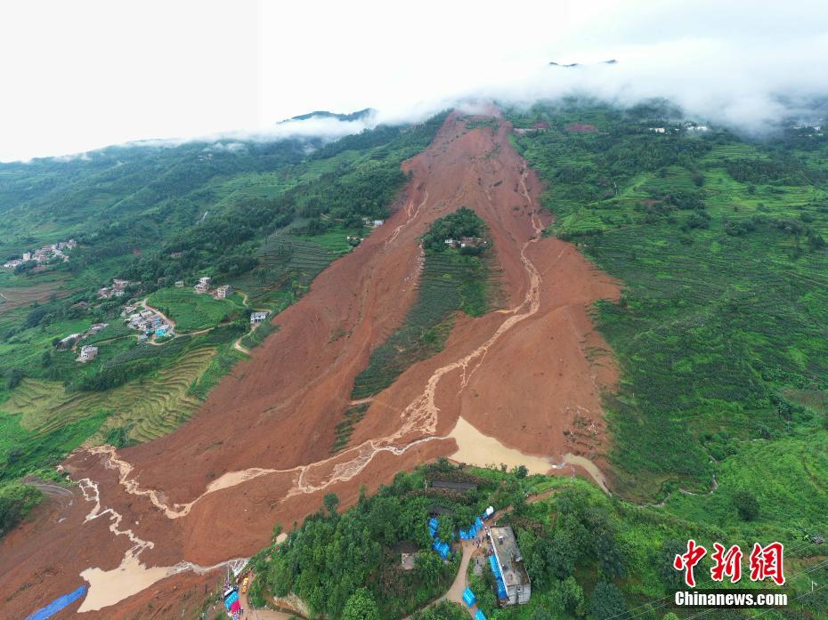 水城雞場鎮(zhèn)坪地村滑坡